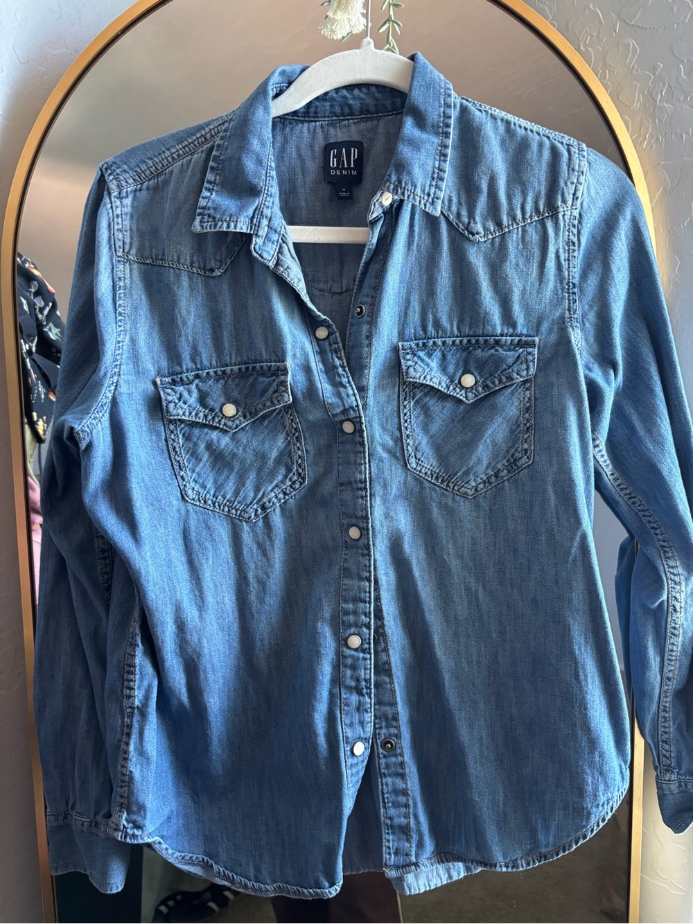 Gap Western style button up